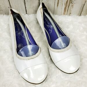 Kenneth Cole Reaction Flats White Size 6